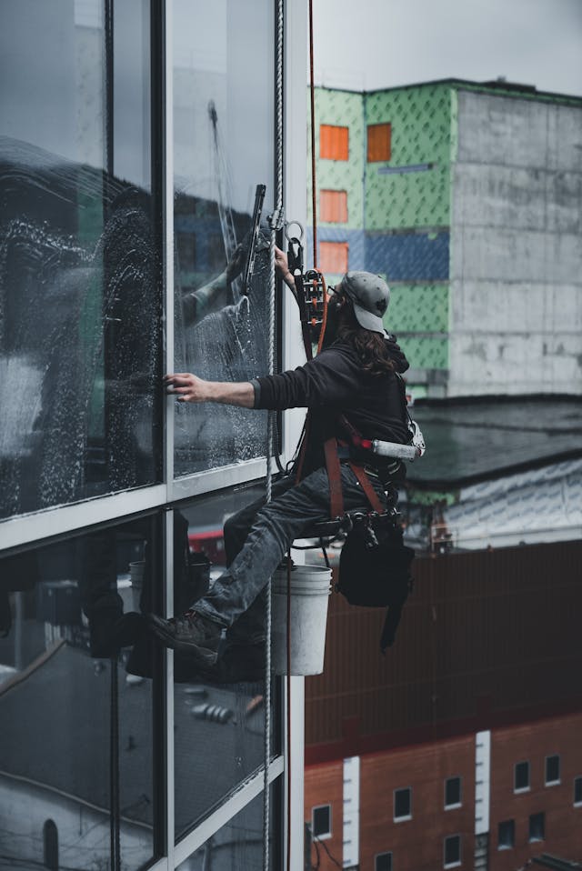 Commercial window cleaning London and related cleaning services for business premises