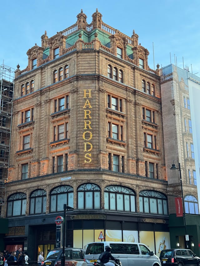 Boutique cleaning services in Knightsbridge near Brompton Road and Sloane Street